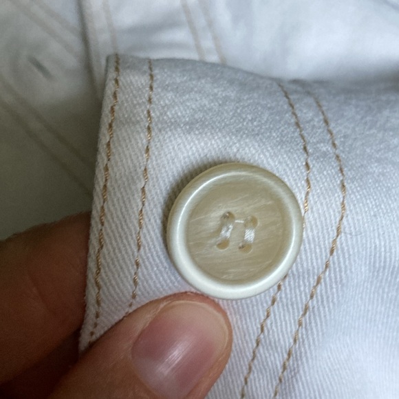 Pro Mod off white jean jacket with unique browny buttons - Picture 6 of 6